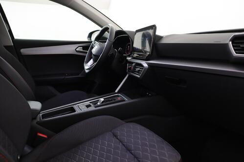 SEAT Leon FR SPORTSTOURER 2.0TDI  DSG + GPS + CARPLAY + CAMERA + PDC + CRUISE + ALU