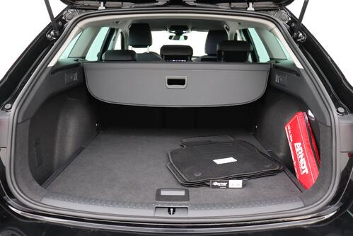 SEAT Leon FR SPORTSTOURER 2.0TDI  DSG + GPS + CARPLAY + CAMERA + PDC + CRUISE + ALU