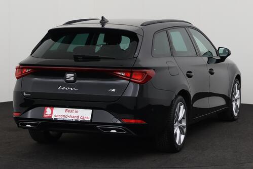 SEAT Leon FR SPORTSTOURER 2.0TDI  DSG + GPS + CARPLAY + CAMERA + PDC + CRUISE + ALU