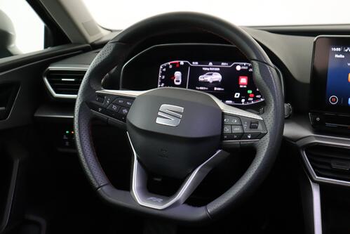 SEAT Leon FR SPORTSTOURER 2.0TDI  DSG + GPS + CARPLAY + CAMERA + PDC + CRUISE + ALU