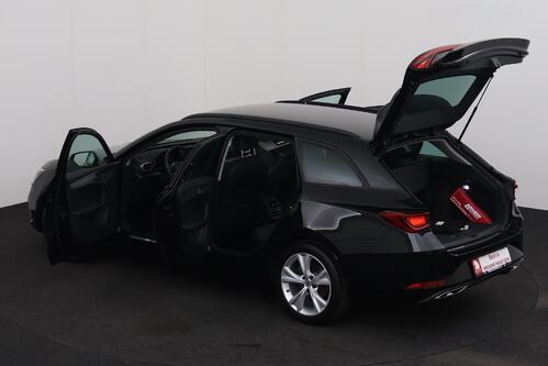 SEAT Leon FR SPORTSTOURER 2.0TDI  DSG + GPS + CARPLAY + CAMERA + PDC + CRUISE + ALU