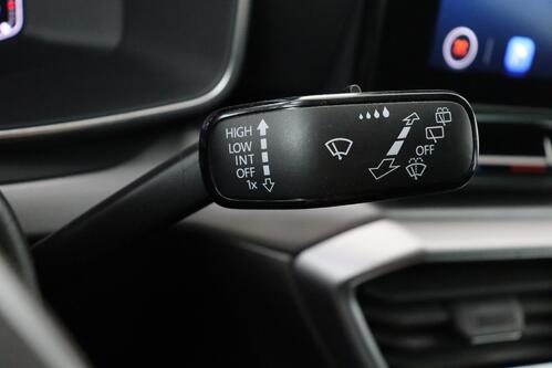 SEAT Leon FR SPORTSTOURER 2.0TDI  DSG + GPS + CARPLAY + CAMERA + PDC + CRUISE + ALU