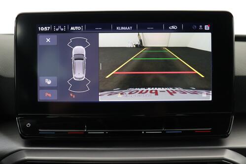 SEAT Leon FR SPORTSTOURER 2.0TDI  DSG + GPS + CARPLAY + CAMERA + PDC + CRUISE + ALU