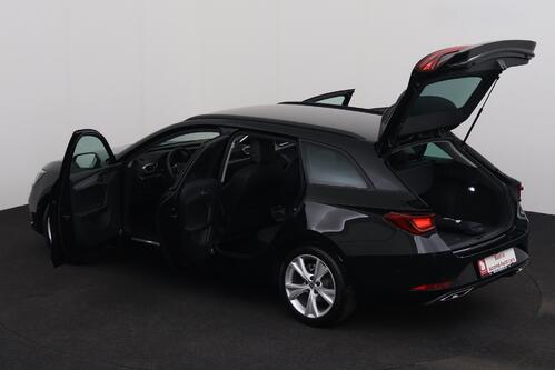 SEAT Leon SPORTSTOURER FR 2.0TDI DSG + CARPLAY + CAMERA + PDC + ALU