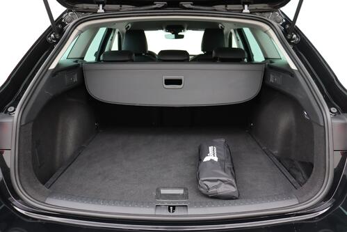SEAT Leon SPORTSTOURER FR 2.0TDI DSG + CARPLAY + CAMERA + PDC + ALU