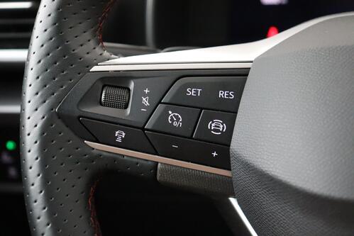 SEAT Leon SPORTSTOURER FR 2.0TDI DSG + CARPLAY + CAMERA + PDC + ALU