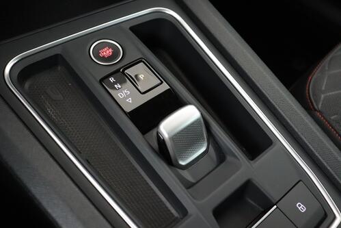 SEAT Leon SPORTSTOURER FR 2.0TDI DSG + CARPLAY + CAMERA + PDC + ALU