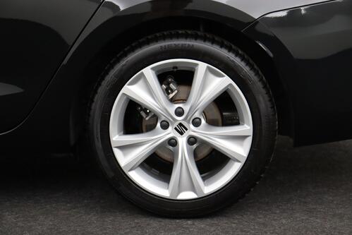 SEAT Leon SPORTSTOURER FR 2.0TDI DSG + CARPLAY + CAMERA + PDC + ALU