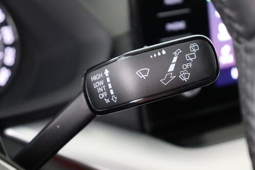 SKODA Octavia COMBI 2.0TDi DSG + CARPLAY + PDC + CRUISE