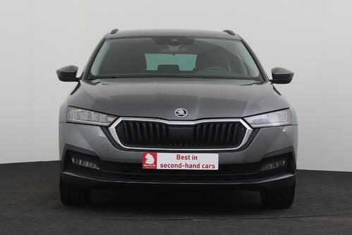 SKODA Octavia COMBI 2.0TDi DSG + CARPLAY + PDC + CRUISE