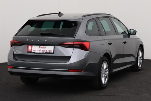 SKODA Octavia COMBI 2.0TDi DSG + CARPLAY + PDC + CRUISE