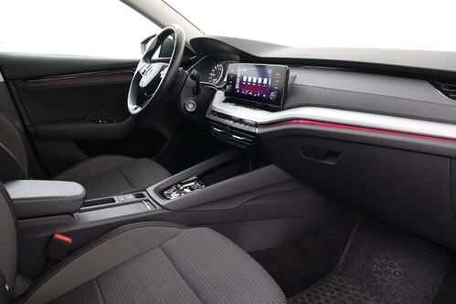 SKODA Octavia COMBI 2.0TDi DSG + CARPLAY + PDC + CRUISE