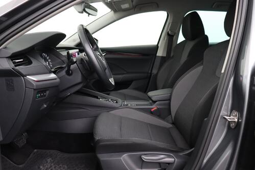 SKODA Octavia COMBI 2.0TDi DSG + CARPLAY + PDC + CRUISE