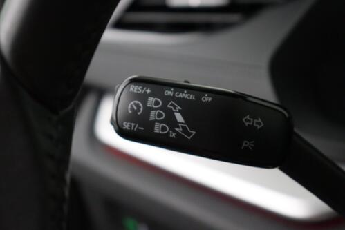 SKODA Octavia COMBI 2.0TDi DSG + CARPLAY + PDC + CRUISE