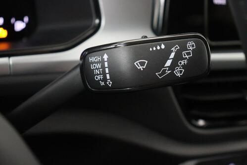 VOLKSWAGEN T-Roc LIFE 1.0 MT TSI + GPS + CARPLAY + PDC + ALU 