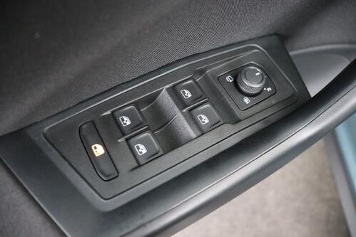 VOLKSWAGEN T-Roc LIFE 1.0 MT TSI + GPS + CARPLAY + PDC + ALU 