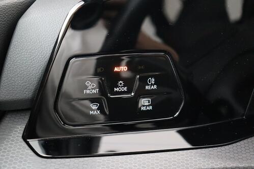 VOLKSWAGEN Golf GTI 2.0 TSI  DSG + GPS + CARPLAY + PDC + CRUISE (ACC) + ALU  