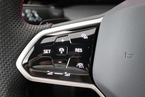 VOLKSWAGEN Golf GTI 2.0 TSI  DSG + GPS + CARPLAY + PDC + CRUISE (ACC) + ALU  