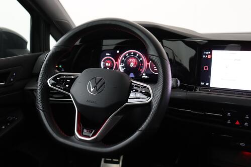 VOLKSWAGEN Golf GTI 2.0 DSG + CARPLAY + PDC + ALU 