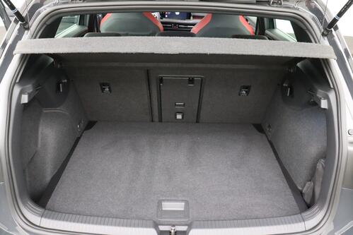 VOLKSWAGEN Golf GTI 2.0 DSG + CARPLAY + PDC + ALU 