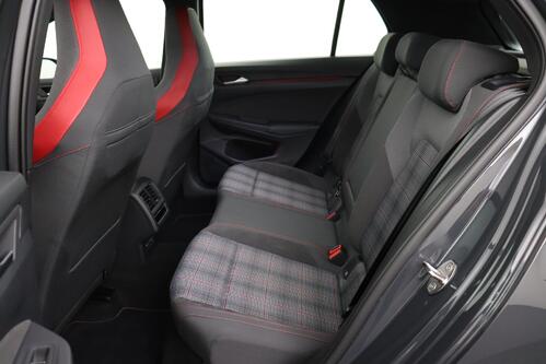 VOLKSWAGEN Golf GTI 2.0 DSG + CARPLAY + PDC + ALU 