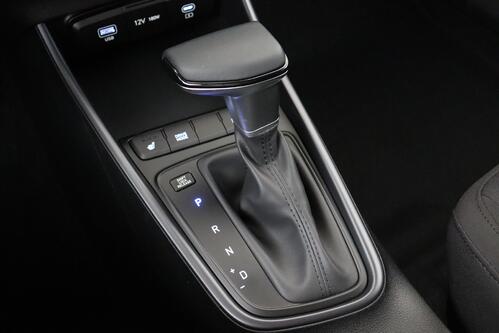 HYUNDAI i20  1.0 i + A/T + CARPLAY + GPS + CAMERA + PDC + ALU