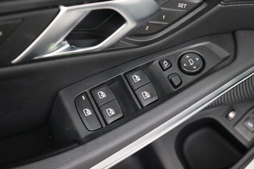 BMW 330 G21 - TOURING e iA  xDrive M-SPORT + GPS + LEDER + CARPLAY + CAMERA + PDC + CRUISE + ALU 