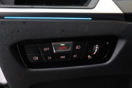 BMW 330 G21 - TOURING e iA  xDrive M-SPORT + GPS + LEDER + CARPLAY + CAMERA + PDC + CRUISE + ALU 