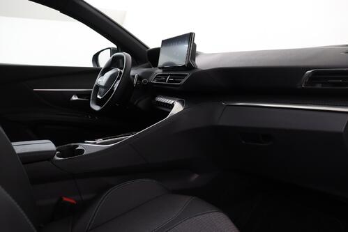 PEUGEOT 3008 ALLURE 1.2 PURETECH  EAT8 + CARPLAY + CAMERA + PDC + CRUISE + ALU