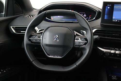 PEUGEOT 3008 ALLURE 1.2 PURETECH  EAT8 + CARPLAY + CAMERA + PDC + CRUISE + ALU