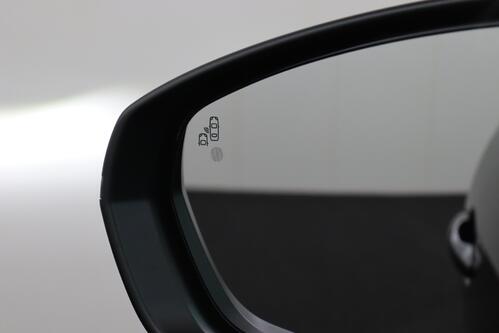 PEUGEOT 3008 ALLURE 1.2 PURETECH  EAT8 + CARPLAY + CAMERA + PDC + CRUISE + ALU