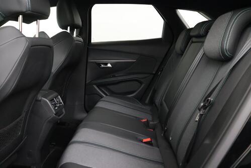 PEUGEOT 3008 ALLURE 1.2 PURETECH  EAT8 + CARPLAY + CAMERA + PDC + CRUISE + ALU