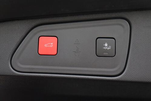 PEUGEOT 3008 ALLURE 1.2 PURETECH  EAT8 + CARPLAY + CAMERA + PDC + CRUISE + ALU