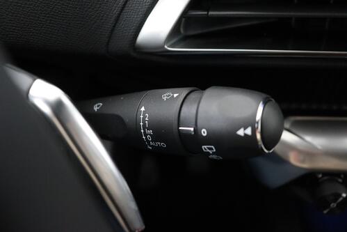 PEUGEOT 3008 ALLURE 1.2 PURETECH EAT8 + A/T + GPS + CARPLAY + HALF/LEDER + CAMERA + PDC + CRUISE + ALU 18