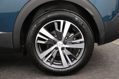 PEUGEOT 3008 ALLURE 1.2 PURETECH EAT8 + A/T + GPS + CARPLAY + HALF/LEDER + CAMERA + PDC + CRUISE + ALU 18