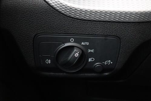 AUDI Q2  35 1.5 TFSI + GPS + PDC + CRUISE (ACC) + ALU 