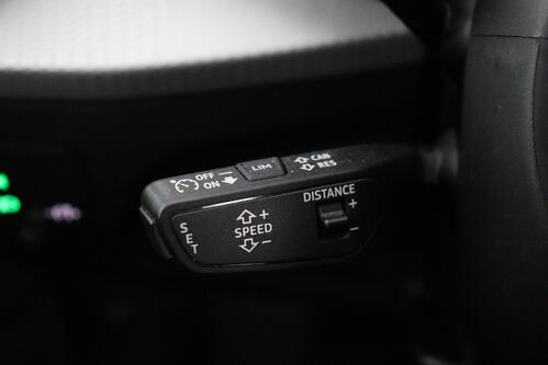 AUDI Q2 35 1.5TFSI S-TRONIC + GPS + PDC + CRUISE + ALU 