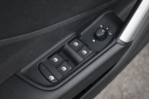 AUDI Q2 35 1.5TFSI S-TRONIC + GPS + PDC + CRUISE + ALU 