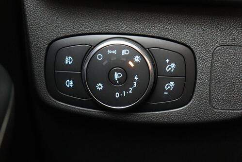 FORD Focus CLIPPER CONNECTED 1.5D ECOBLUE + GPS + CAMERA + PDC + CRUISE + ALU 