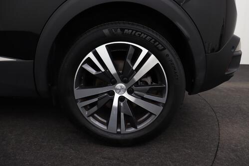 PEUGEOT 3008 ALLURE 1.2 PURETECH  EAT8 + A/T + GPS + HALF/LEDER + CAMERA + PDC + CRUISE + ALU 