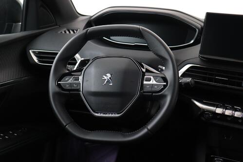 PEUGEOT 3008 ALLURE 1.2 PURETECH  EAT8 + A/T + GPS + HALF/LEDER + CAMERA + PDC + CRUISE + ALU 