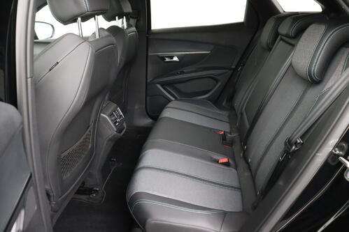 PEUGEOT 3008 ALLURE 1.2 PURETECH  EAT8 + A/T + GPS + HALF/LEDER + CAMERA + PDC + CRUISE + ALU 