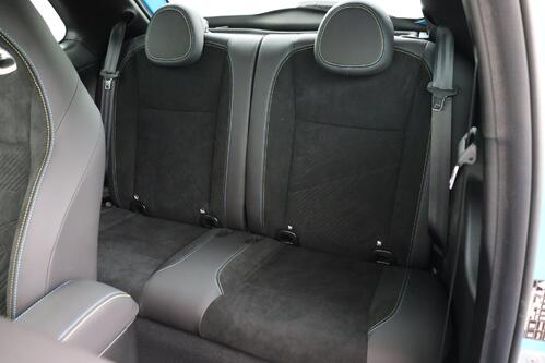 ABARTH 500e Turismo 42 kWh + Pack Scorpion Tech + A/T + GPS + LEDER/ALCANTARA + PDC + CRUISE + ALU