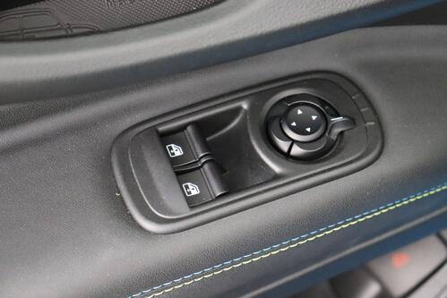 ABARTH 500e Turismo 42 kWh + Pack Scorpion Tech + A/T + GPS + LEDER/ALCANTARA + PDC + CRUISE + ALU