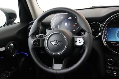 MINI Cooper S   EXPERIENCE 2.0 STEPTRONIC + GPS + LEDER + CARPLAY + CAMERA + PDC + CRUISE + PANO DAK + ALU