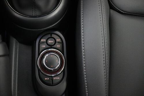 MINI Cooper S   EXPERIENCE 2.0 STEPTRONIC + GPS + LEDER + CARPLAY + CAMERA + PDC + CRUISE + PANO DAK + ALU