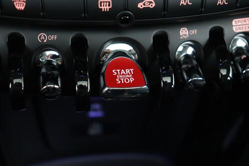 MINI Cooper S   EXPERIENCE 2.0 STEPTRONIC + GPS + LEDER + CARPLAY + CAMERA + PDC + CRUISE + PANO DAK + ALU