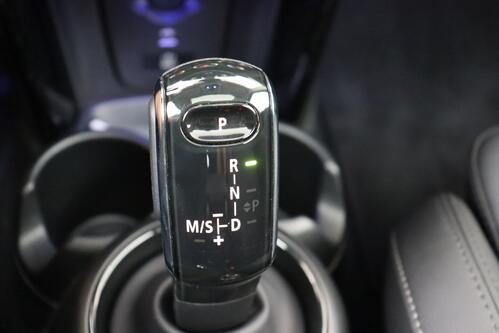 MINI Cooper S   EXPERIENCE 2.0 STEPTRONIC + GPS + LEDER + CARPLAY + CAMERA + PDC + CRUISE + PANO DAK + ALU