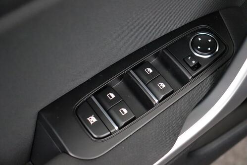 KIA Ceed SW 1.5 T-GDI  140 PK + A/T + GPS + CARPLAY + CAMERA + PDC + CRUISE + ALU 16