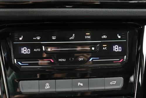 VOLKSWAGEN Touran 1.5 TSI DSG + 7PL. + CARPLAY + GPS + PDC + CRUISE (ACC) + STOF/ALCANTARA  + ALU